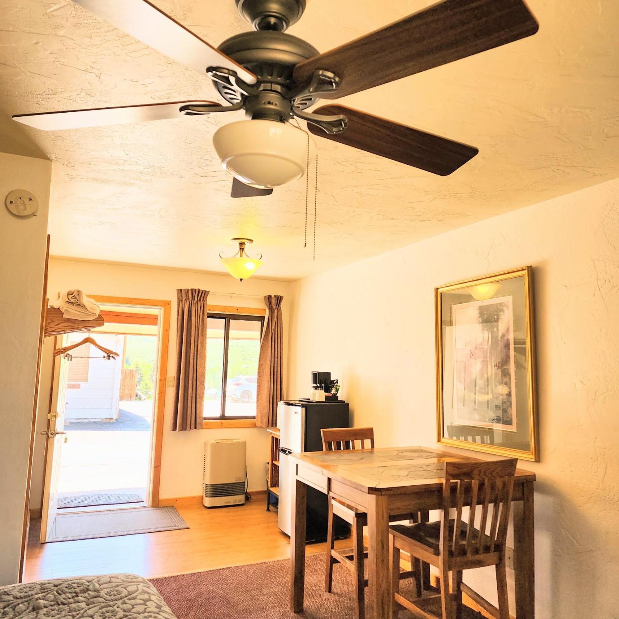 Canyon Motel Near Rocky Mountain National Park Hot Sulphur Springs Exterior foto